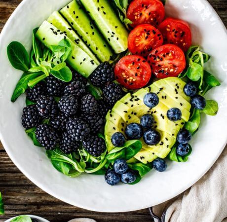 Ensalada de frutas negras