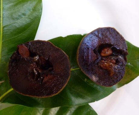 Fruta negra exotica